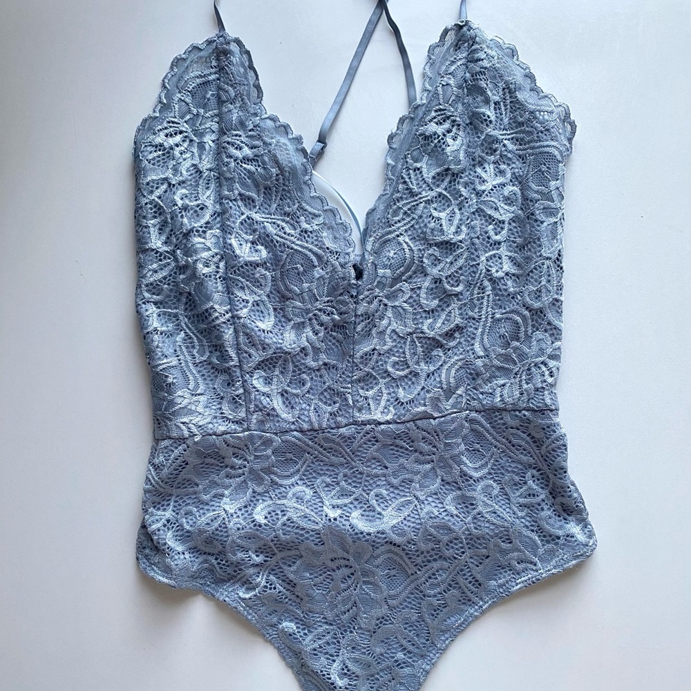 Windsor Light Blue Lace Bodysuit, size small, never worn. Tags still on